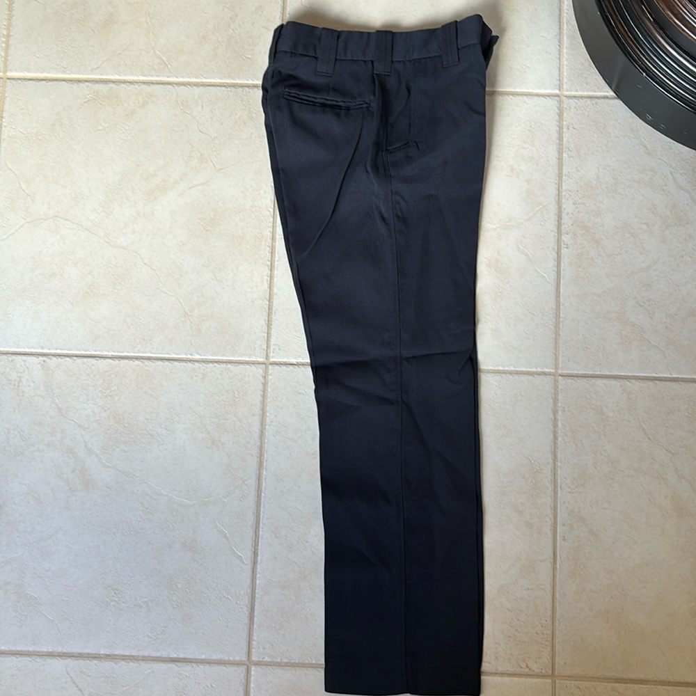 Navy blue women’s 4 pocket FR pants